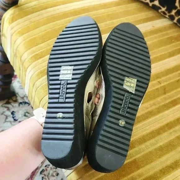 J. RENEE "VALENTEENA" Metallic CUT-OUT VAMP SHOES sz 8M - Picture 10 of 16